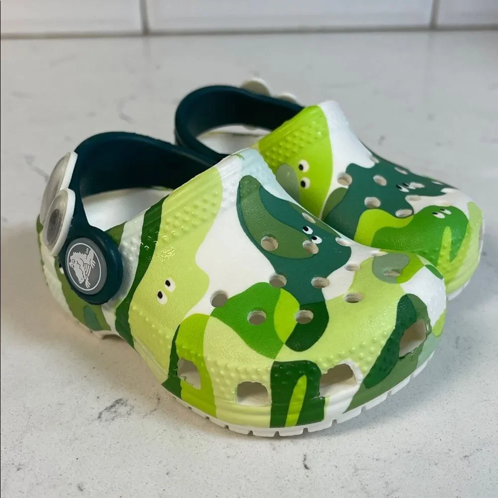 KIDS' CROCS TODDLER CLASSIC GLOW SLIME MONSTER CLOG Size 4 C